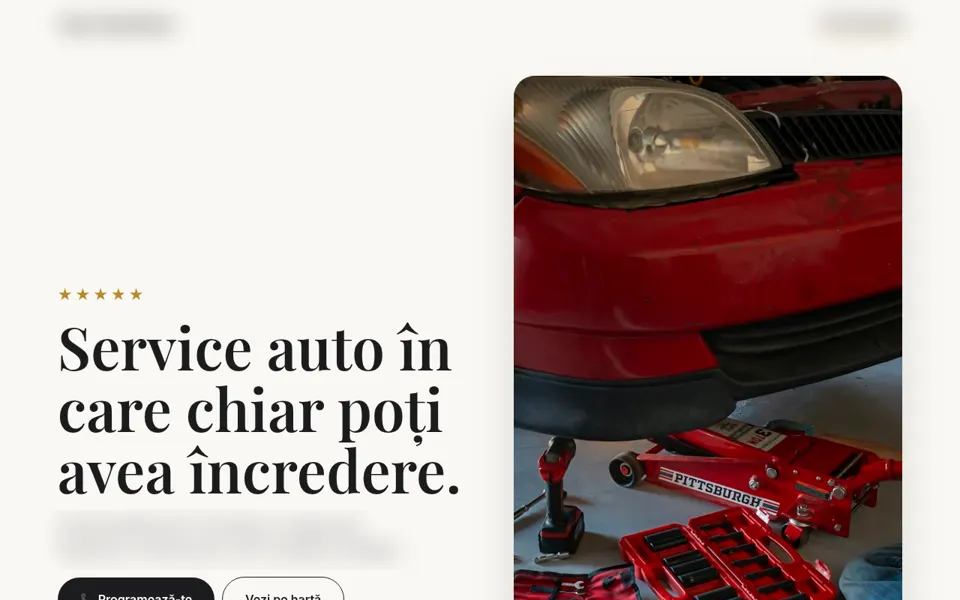 Partea de sus a unui site demonstrativ pentru un service auto, stil elegant deschis
